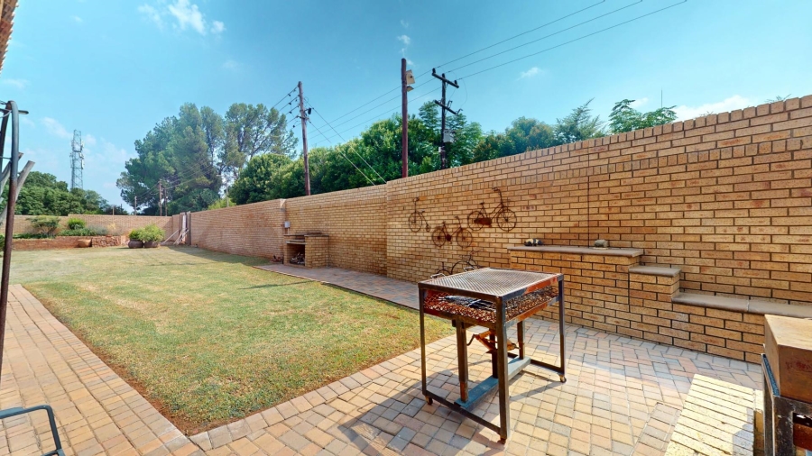 17 Bedroom Property for Sale in Vyfhoek A H North West